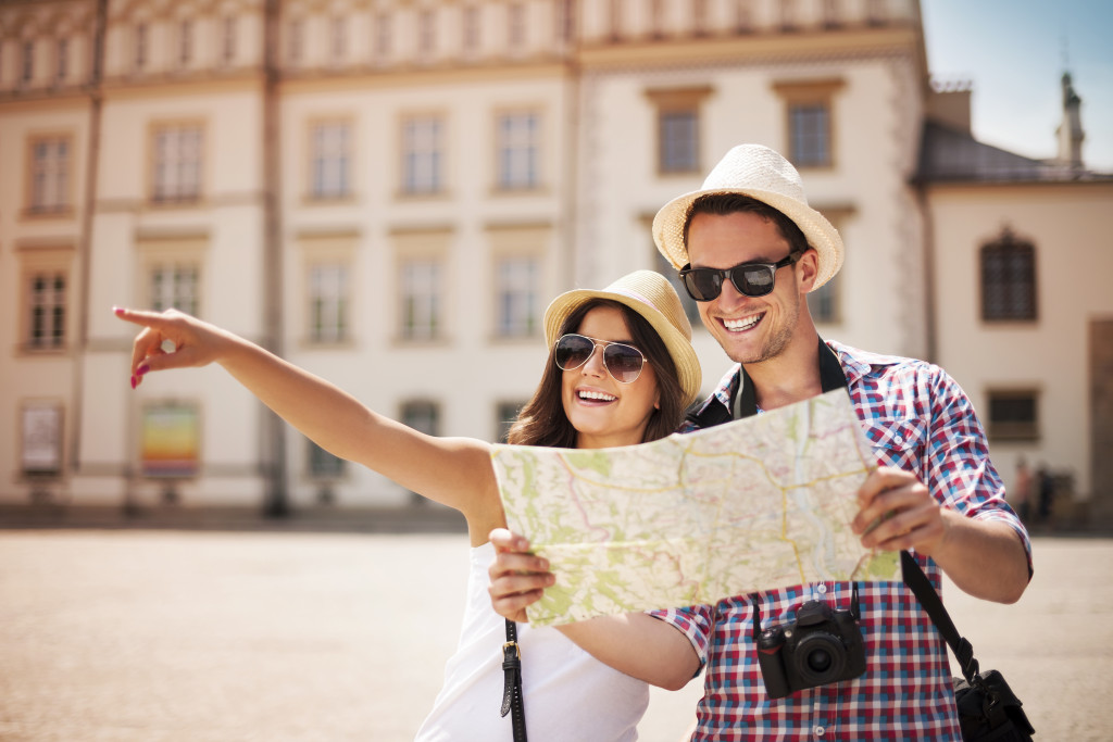 couple tourists