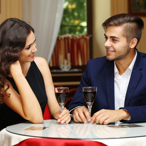couple dating at the restaurant